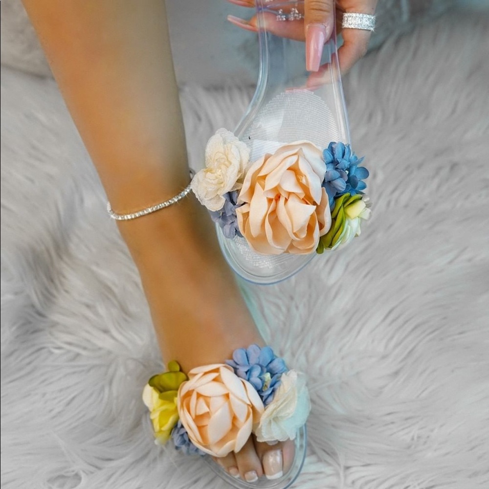 !! SIZE 6 LEFT !! Floral Jelly Slides - Clear - Picture 7 of 7